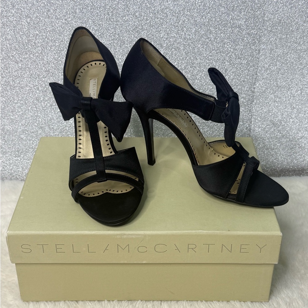 Stella McCartney Black Bow T-Strap Heels - Picture 7 of 12